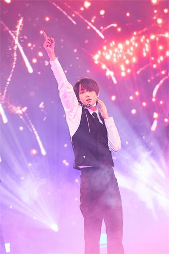 KAI“Beyond LIVE”图片 1.jpg