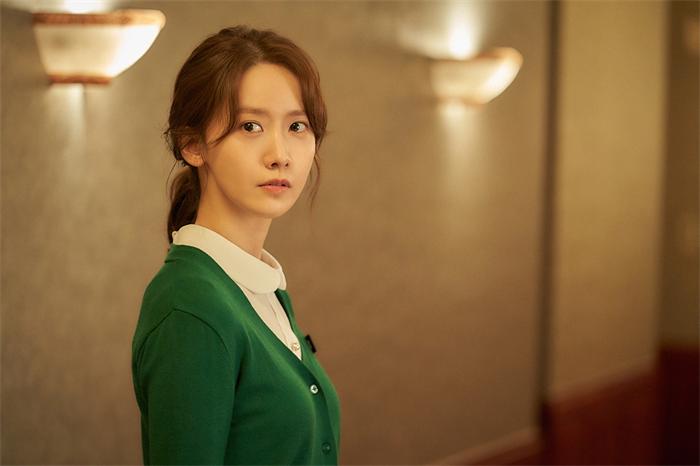 林允儿电影《A YEAR-END MEDLEY》剧照 02.jpg